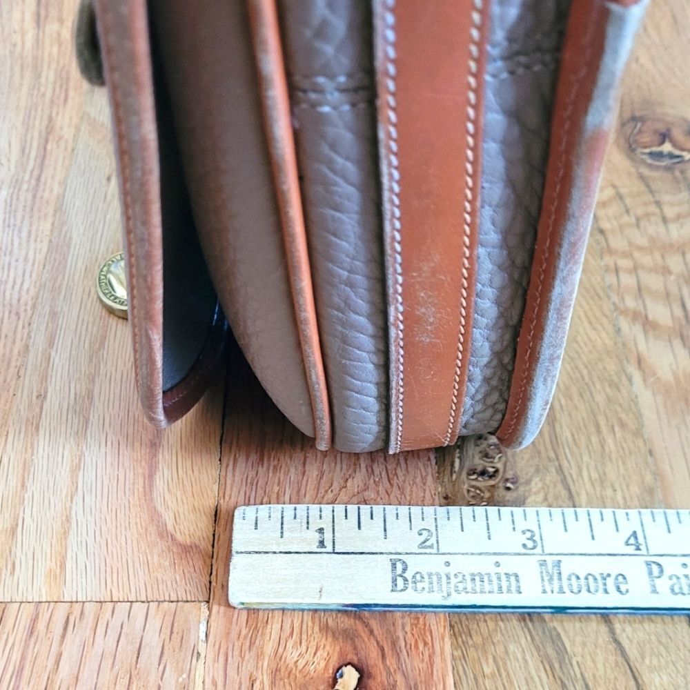 Vintage Dooney & Bourke Pebble Leather Over Under Taupe Crossbody Bag - Picture 5 of 16